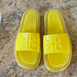 Tory Burch Bubble Jelly Slides citrus size
Comes in original box from store